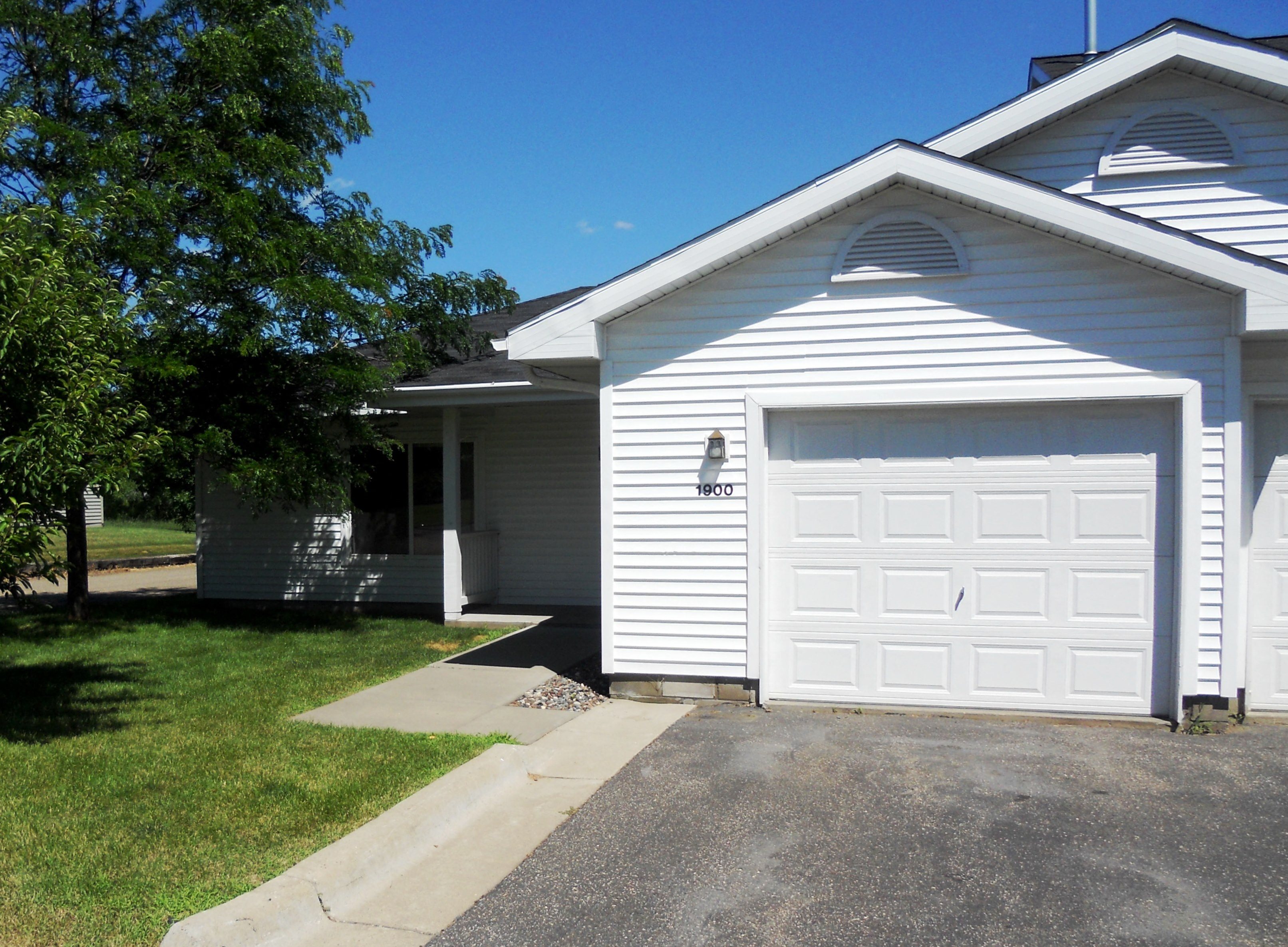 Brookstone Townhomes Apartments in Hudson WI